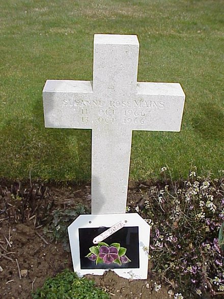 [Miss SR Mains Grave Marker]