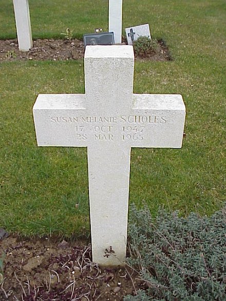 [Miss SM Scholes Grave Marker]